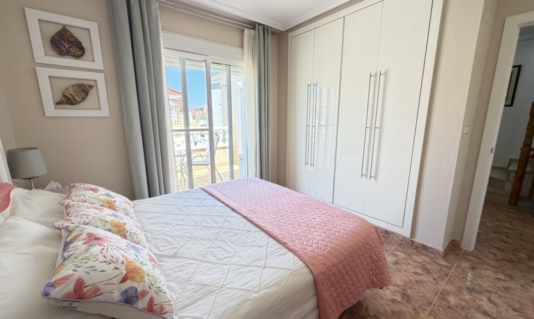 Revente - Maison -
Orihuela Costa - La Zenia