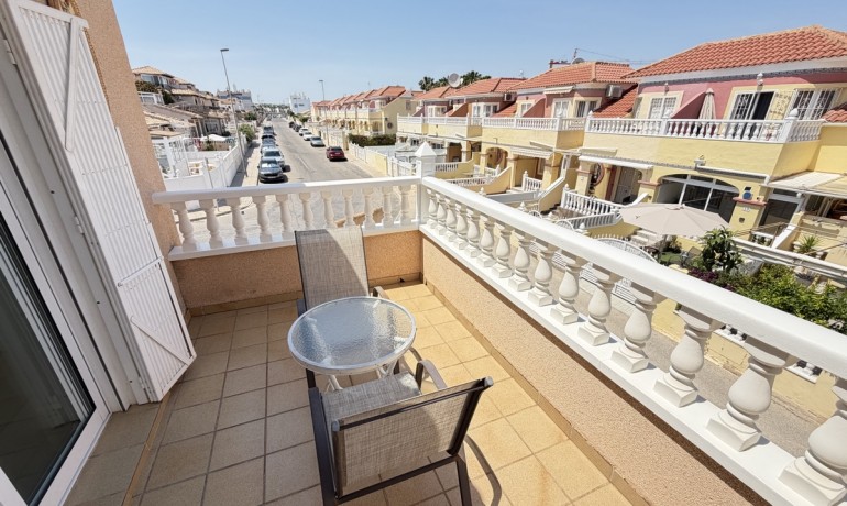 Revente - Maison -
Orihuela Costa - La Zenia