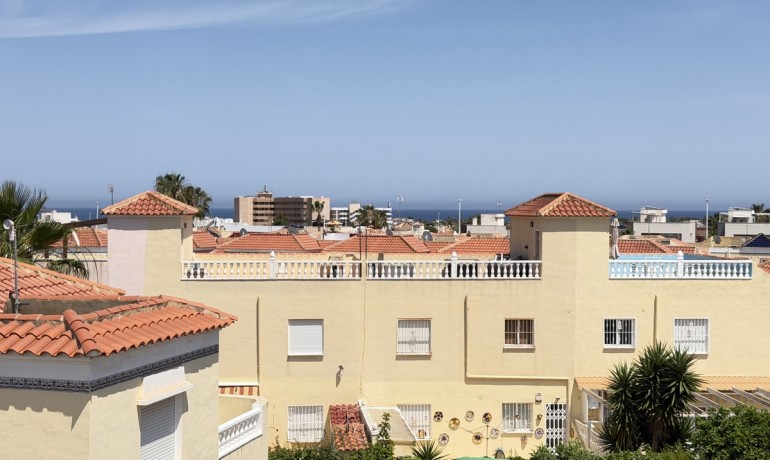Revente - Maison -
Orihuela Costa - La Zenia