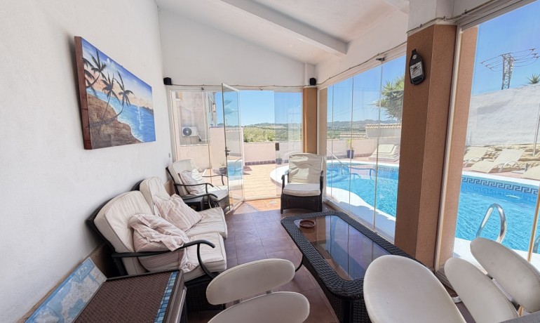 Herverkoop - Villa -
San Miguel de Salinas - Lake View Mansions