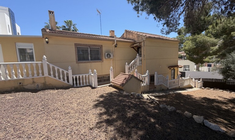 Revente - Villa -
Torrevieja - Los Balcones
