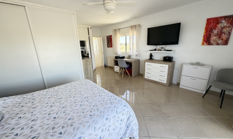 Revente - Maison -
San Miguel de Salinas - San Miguel - Town
