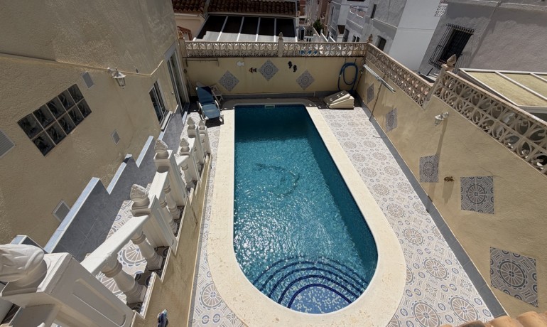Revente - Maison -
San Miguel de Salinas - San Miguel - Town