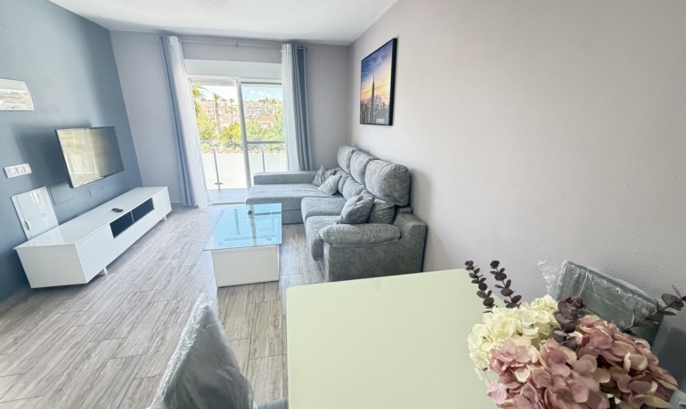 Herverkoop - Villa -
Orihuela Costa - Villamartin