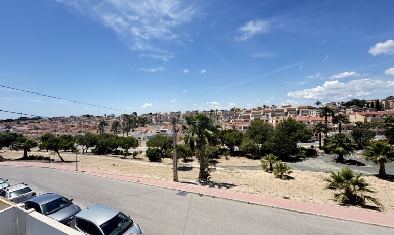 Herverkoop - Villa -
Orihuela Costa - Villamartin