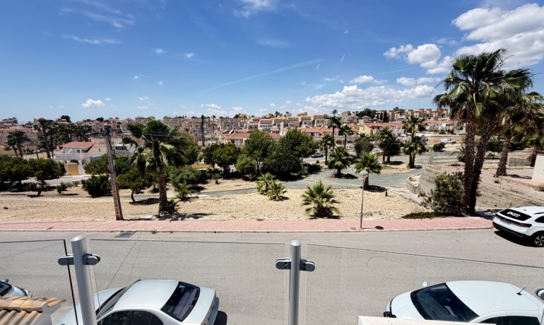 Herverkoop - Villa -
Orihuela Costa - Villamartin