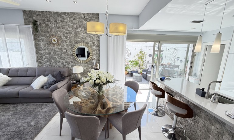 Venta - Villa -
Orihuela Costa - Villamartin