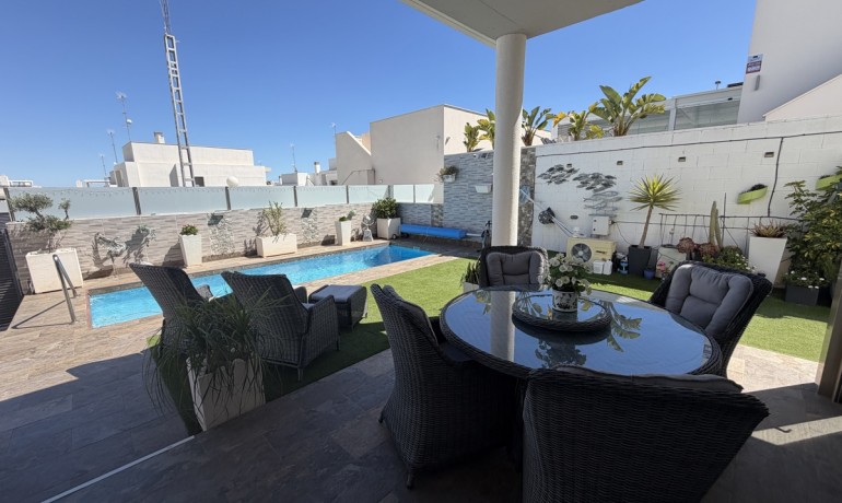 Venta - Villa -
Orihuela Costa - Villamartin