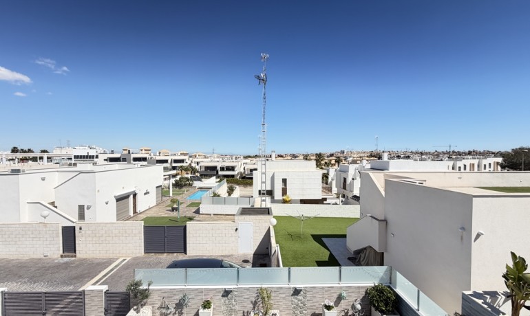 Venta - Villa -
Orihuela Costa - Villamartin