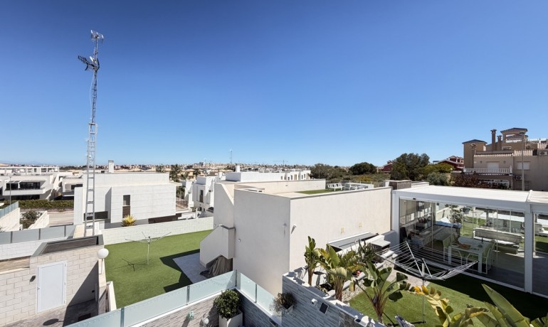 Venta - Villa -
Orihuela Costa - Villamartin