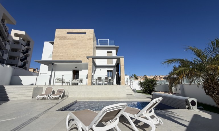 Revente - Villa -
Orihuela Costa - Villamartin