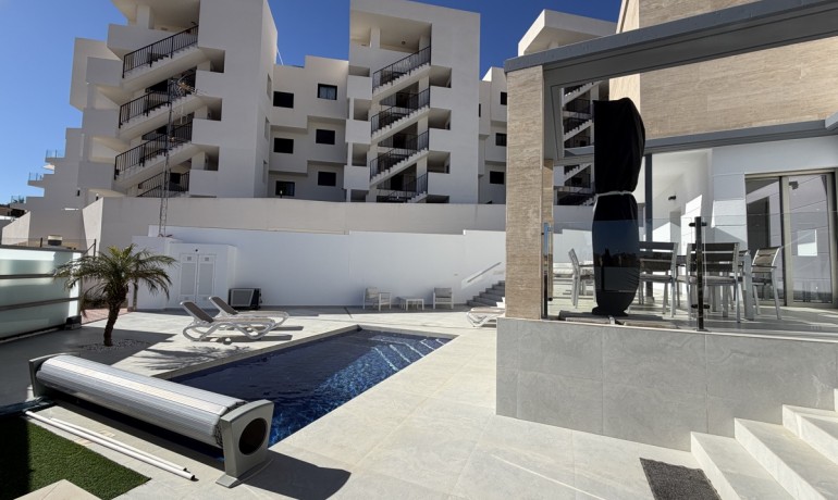 Revente - Villa -
Orihuela Costa - Villamartin