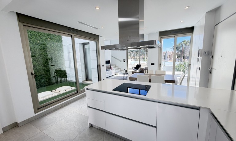 Revente - Villa -
Orihuela Costa - Villamartin