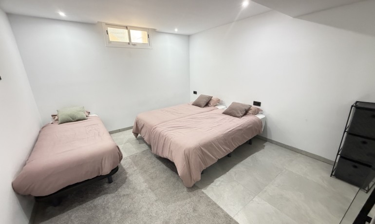 Revente - Villa -
Orihuela Costa - Villamartin