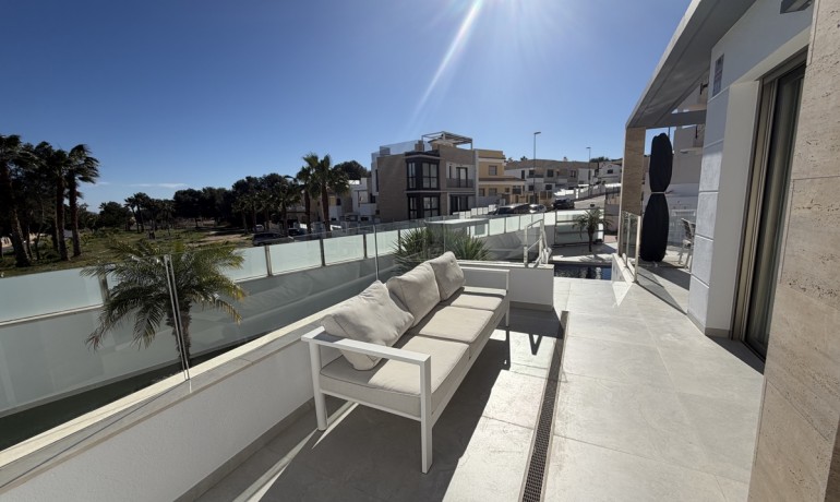 Revente - Villa -
Orihuela Costa - Villamartin