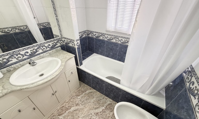 Revente - Maison -
Orihuela Costa - Villamartin