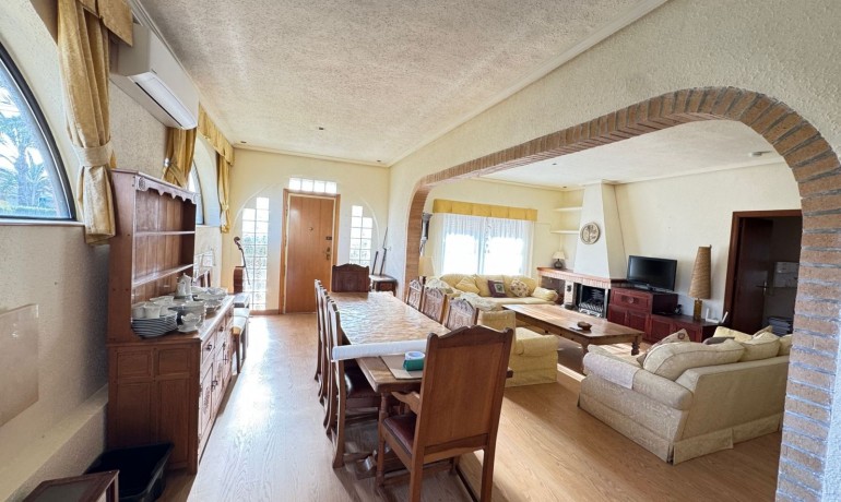 Revente - Villa -
Orihuela Costa - Cabo Roig