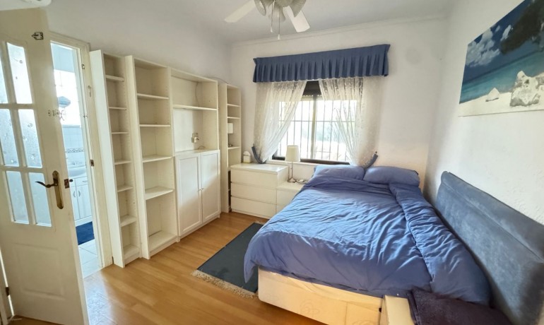 Revente - Villa -
Orihuela Costa - Cabo Roig