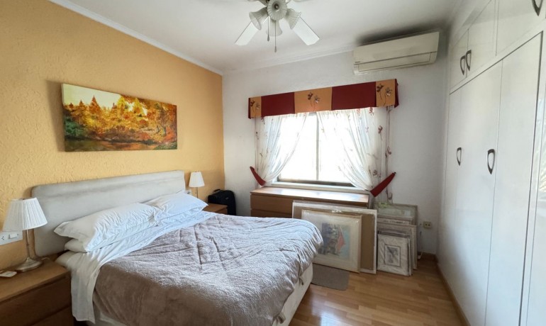 Revente - Villa -
Orihuela Costa - Cabo Roig