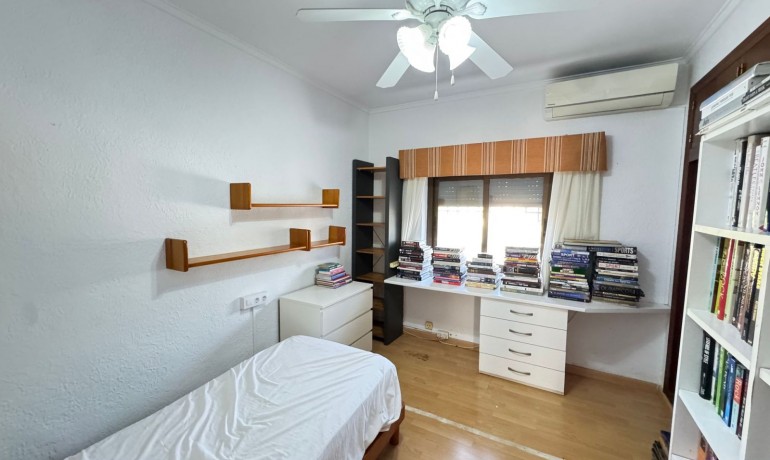 Revente - Villa -
Orihuela Costa - Cabo Roig