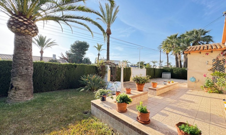 Revente - Villa -
Orihuela Costa - Cabo Roig