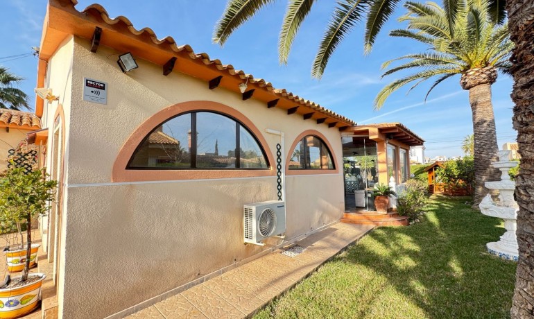 Revente - Villa -
Orihuela Costa - Cabo Roig