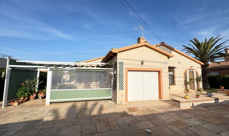Revente - Villa -
Orihuela Costa - Cabo Roig