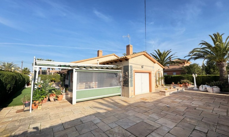 Revente - Villa -
Orihuela Costa - Cabo Roig
