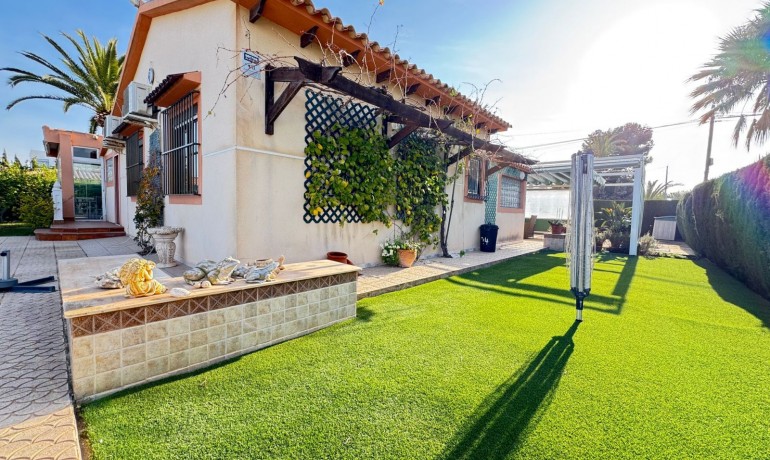 Revente - Villa -
Orihuela Costa - Cabo Roig