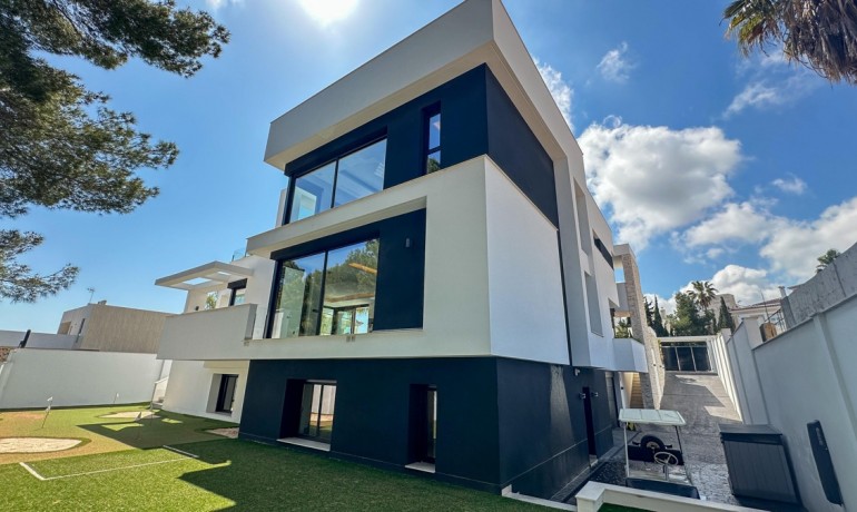 Herverkoop - Villa -
Orihuela Costa - Villamartin