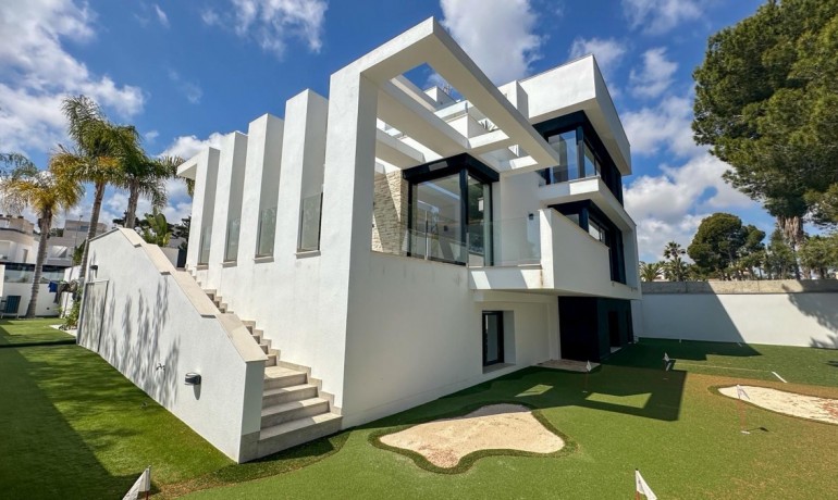 Herverkoop - Villa -
Orihuela Costa - Villamartin