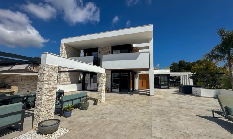 Herverkoop - Villa -
Orihuela Costa - Villamartin