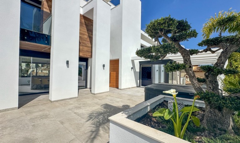 Herverkoop - Villa -
Orihuela Costa - Villamartin