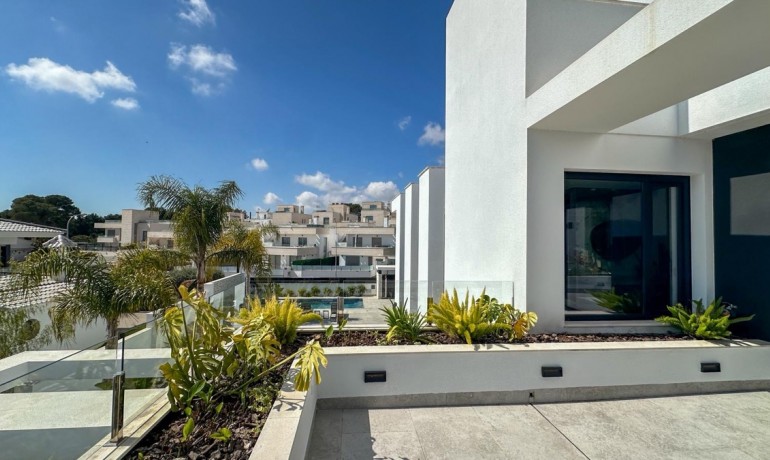 Herverkoop - Villa -
Orihuela Costa - Villamartin