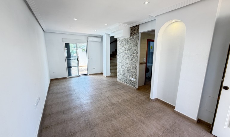 Revente - Maison -
Orihuela Costa - Los Altos