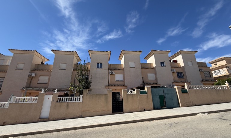Revente - Maison -
Orihuela Costa - Los Altos