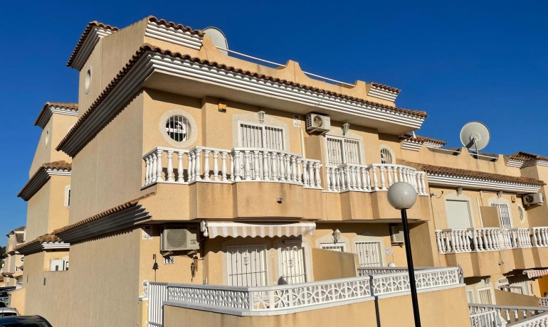 Revente - Maison -
Orihuela Costa - Villamartin