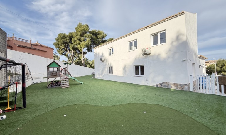 Revente - Villa -
Orihuela Costa - Villamartin