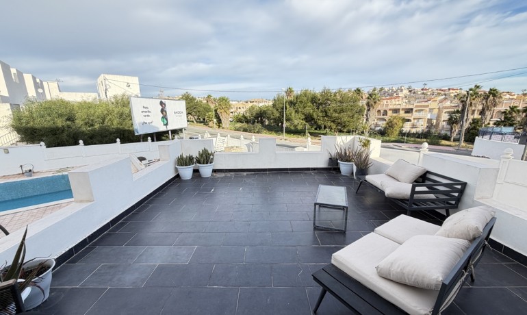 Revente - Villa -
Orihuela Costa - Villamartin