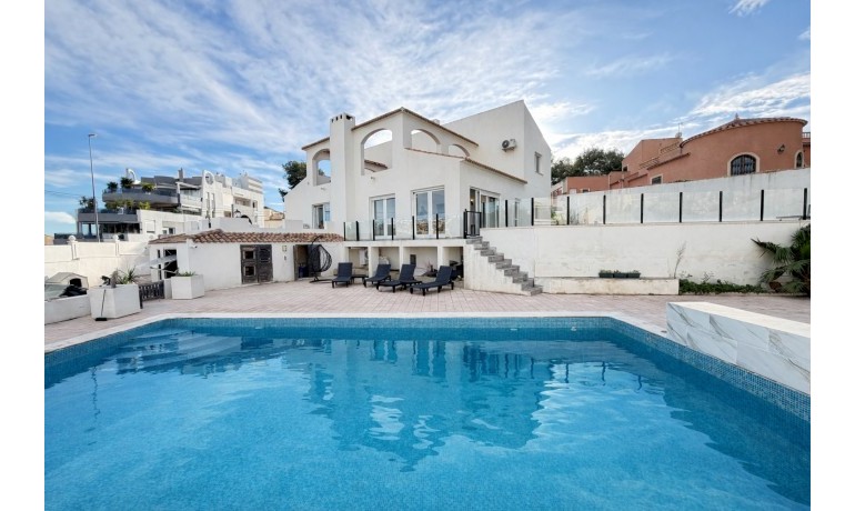 Revente - Villa -
Orihuela Costa - Villamartin