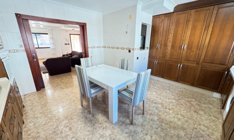 Revente - Maison -
San Miguel de Salinas - San Miguel - Town