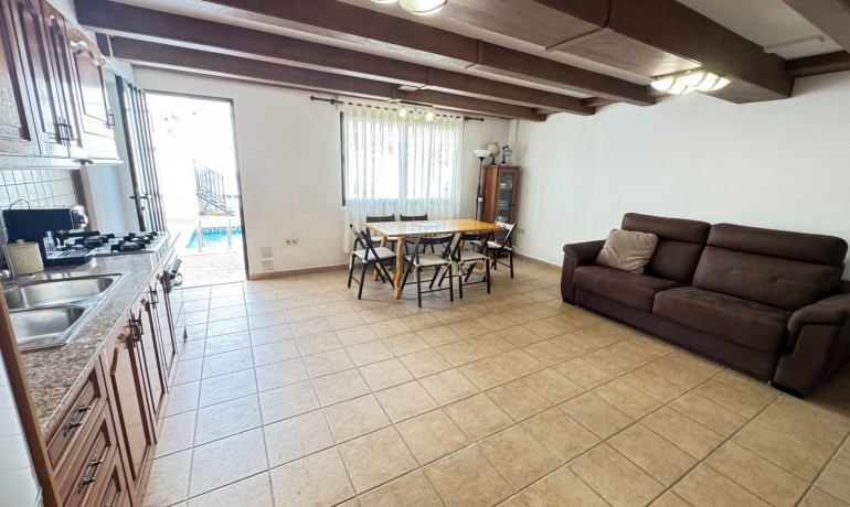 Revente - Maison -
San Miguel de Salinas - San Miguel - Town