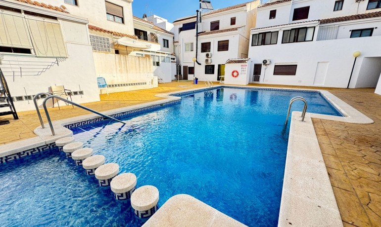 Revente - Maison -
San Miguel de Salinas - San Miguel - Town