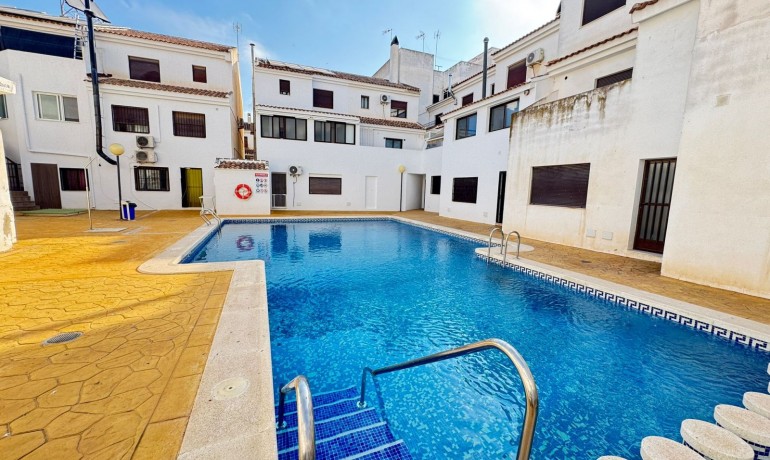 Revente - Maison -
San Miguel de Salinas - San Miguel - Town