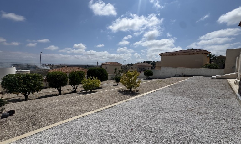 Revente - Villa -
San Miguel de Salinas - Las Comunicaciones