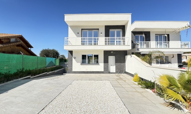 Revente - Villa -
Torrevieja - Los Balcones