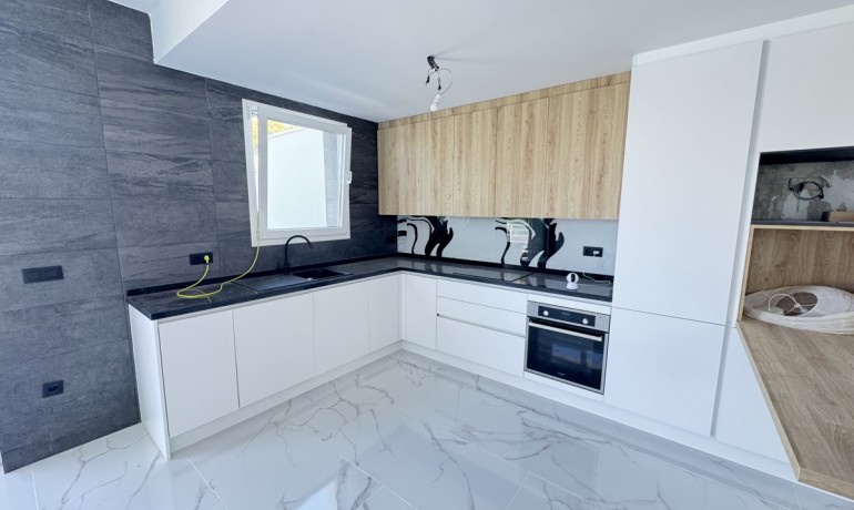 Revente - Villa -
Torrevieja - Los Balcones