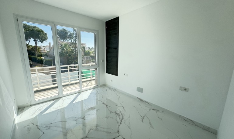 Revente - Villa -
Torrevieja - Los Balcones
