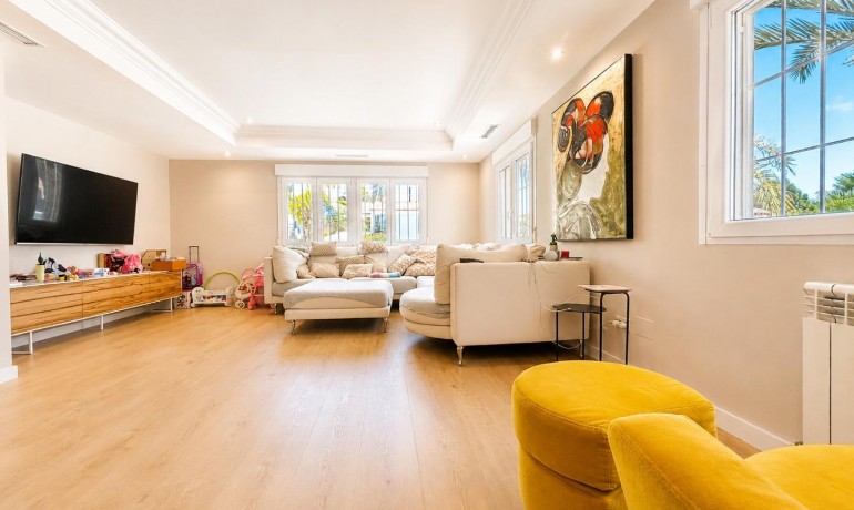 Herverkoop - Villa -
Dehesa de campoamor - Campoamor
