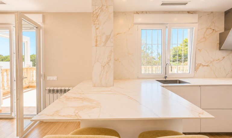 Herverkoop - Villa -
Dehesa de campoamor - Campoamor